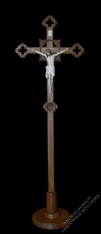 Krzyż procesyjny drewniany 