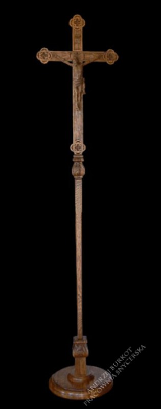Krzyż procesyjny drewniany