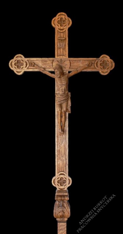 Krzyż procesyjny drewniany detal