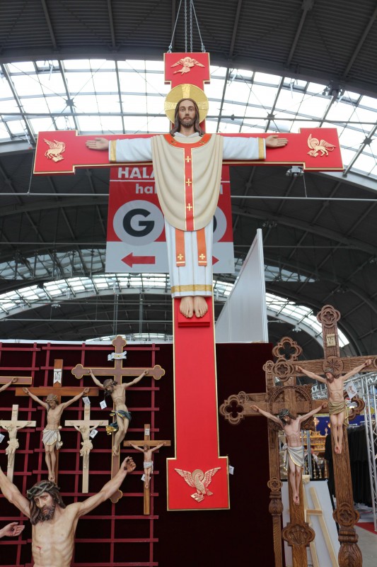 Ścienny krzyż ołtarzowy - Andrzej Burkot Pracownia Snycerska - SACROEXPO 2017