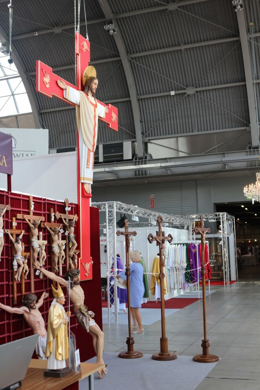 Drewniane krucyfiksy i krzyże - Andrzej Burkot Pracownia Snycerska - SACROEXPO 2017