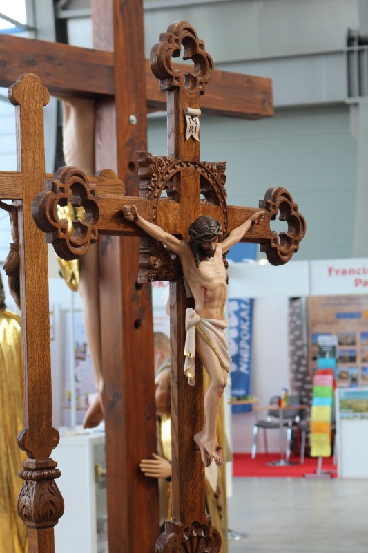 Drewniane krucyfiksy i krzyże - Andrzej Burkot Pracownia Snycerska - SACROEXPO 2017