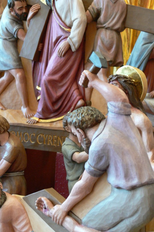 Stacje drogi krzyżowej do kościoła - płaskorzeźby drewniane Andrzej Burkot - detale