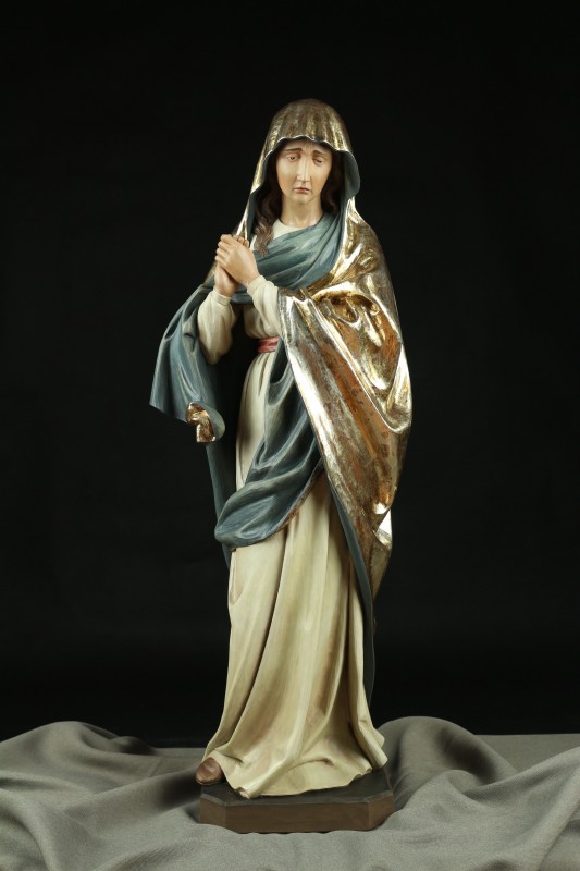 Madonna - rzeźba w drewnie