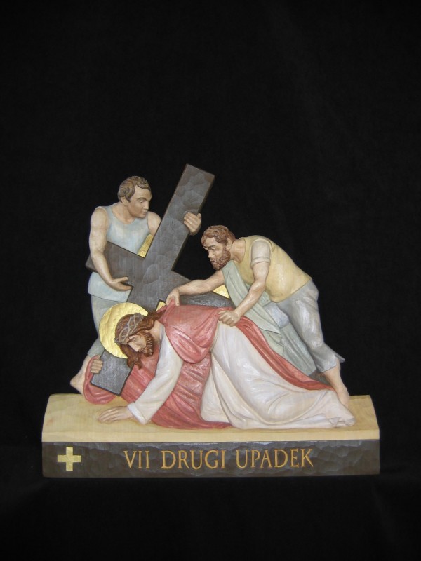VII stacja drogi krzyżowej  - Drugi upadek - płaskorzeźba, figura, rzeźba w drewnie 