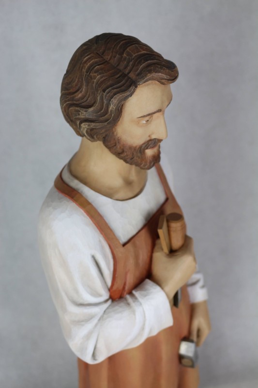 Polichromowana, kolorowa rzeźba przedstawiająca postać św. Józefa
